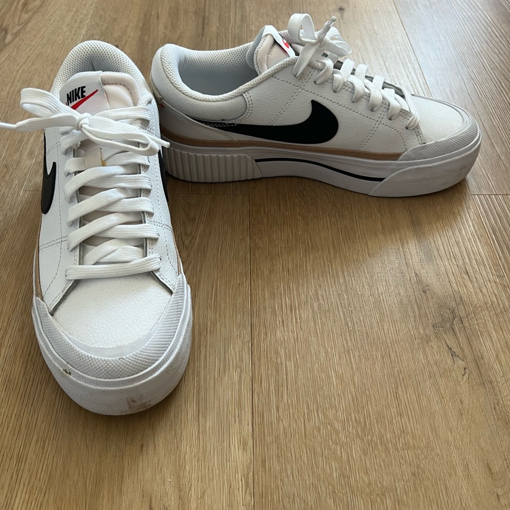 Nike court legacy lift sneaker